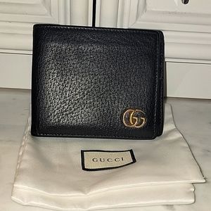 Gucci leather marmont bifold wallet
